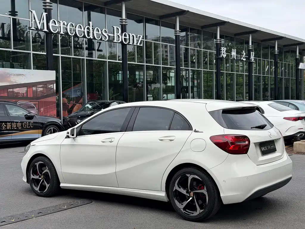 Mercedes-Benz A-Class 2016 — фото 8