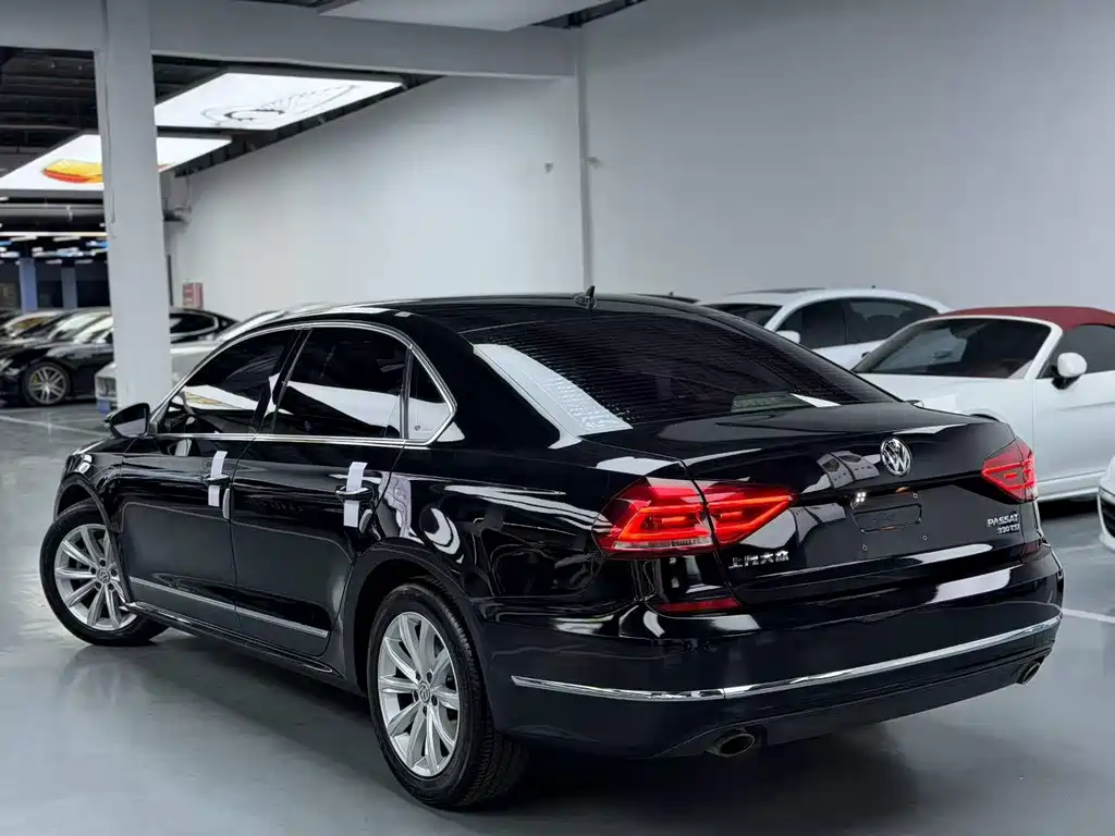 Volkswagen Passat 2018 — фото 9