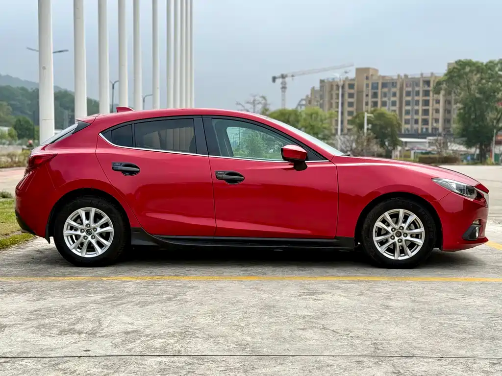Mazda 3 Axela 2014 — фото 10