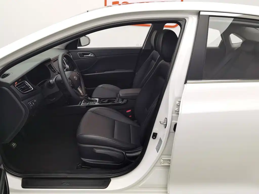 Hyundai Mistra 2015 — фото 10