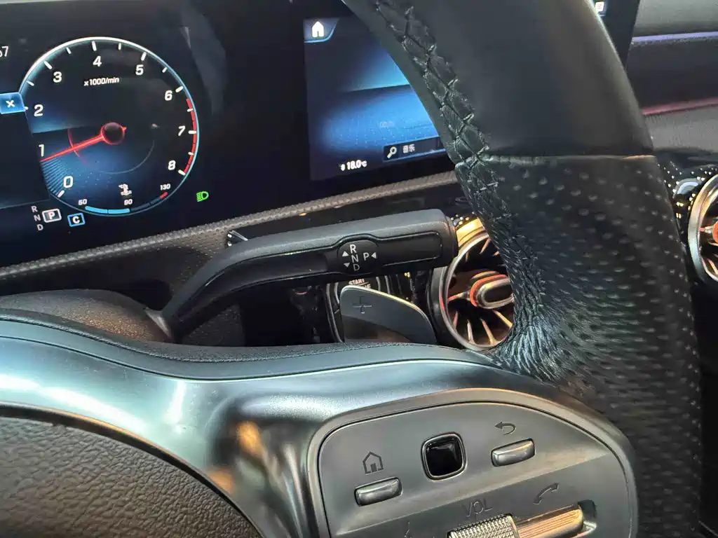 Mercedes-Benz A-Class 2019 — фото 14