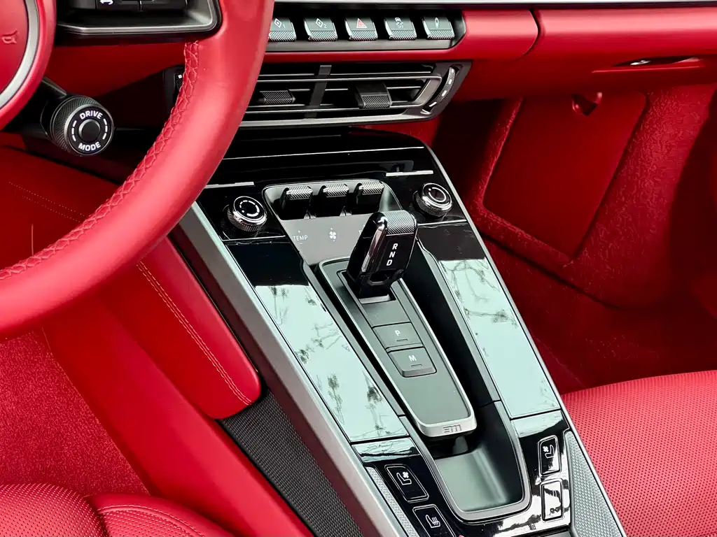 Porsche 911 2020 — фото 15