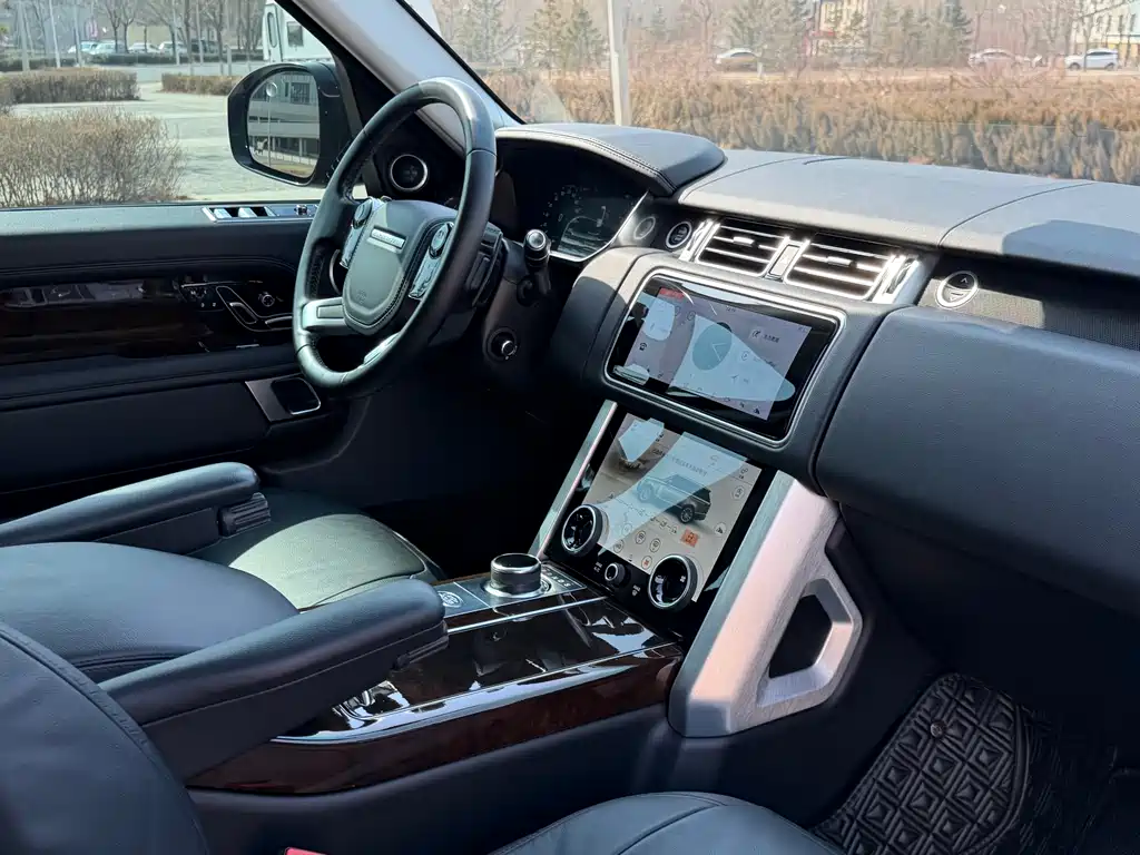 Land Rover Range Rover 2022 — фото 17