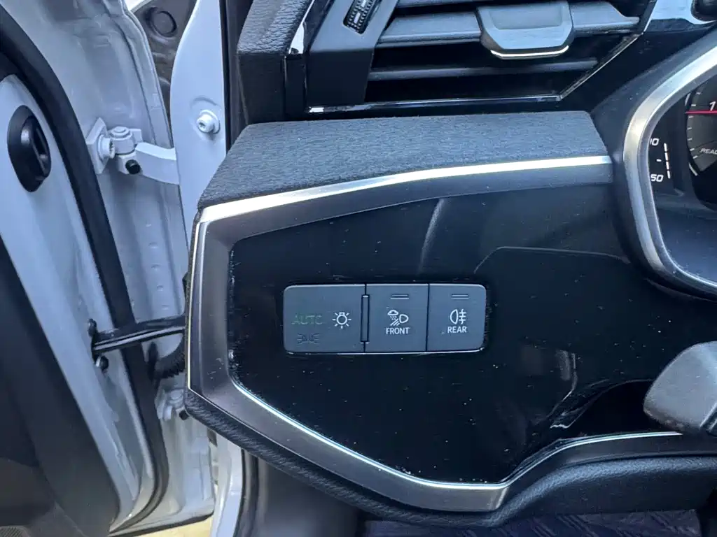 Audi Q3 2022 — фото 16
