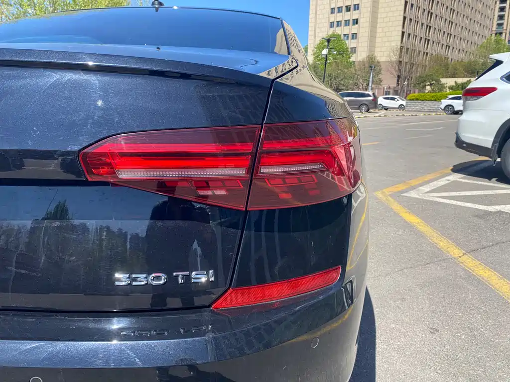 Volkswagen Passat 2019 — фото 15