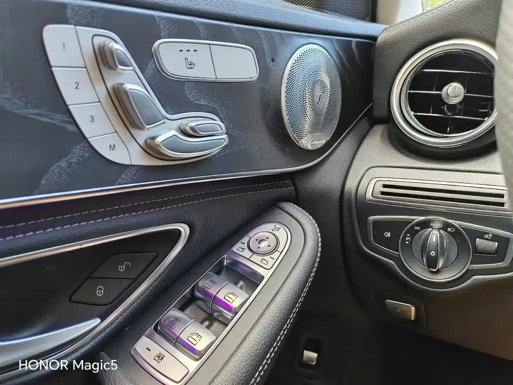 Mercedes-Benz C-Class 2020 — фото 9