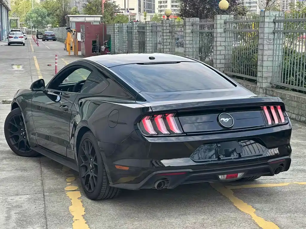 Ford Mustang 2020 — фото 9