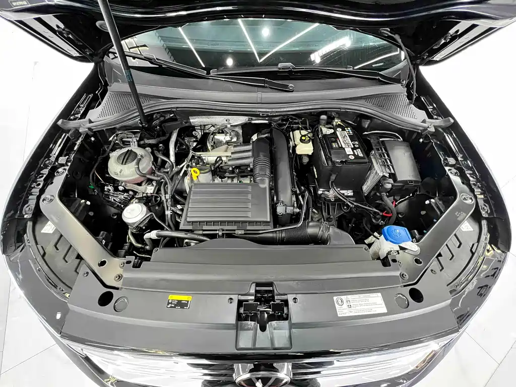 Volkswagen Tiguan L 2023 — фото 20