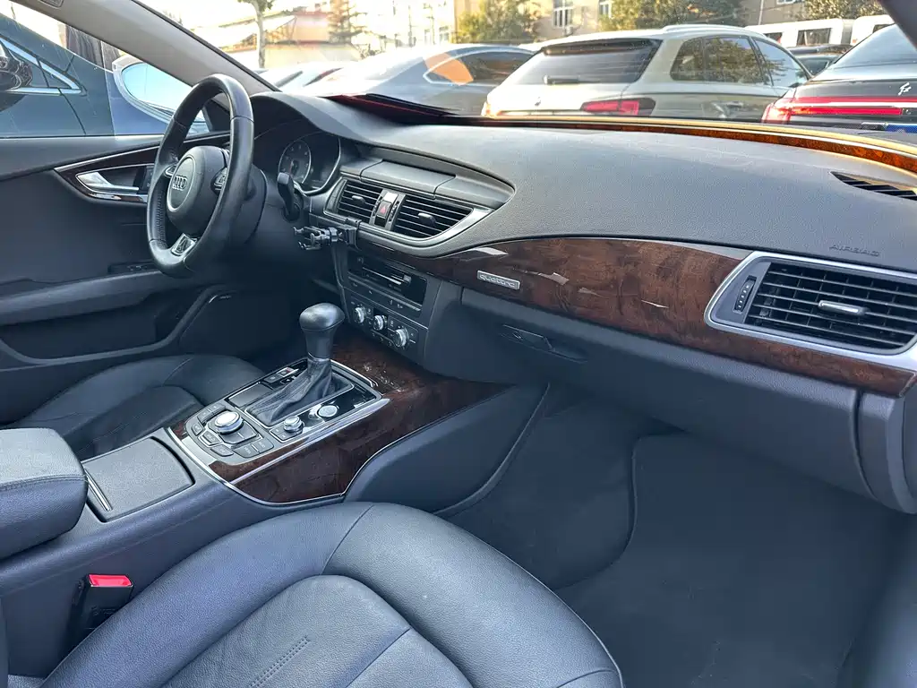 Audi A7 2014 — фото 10