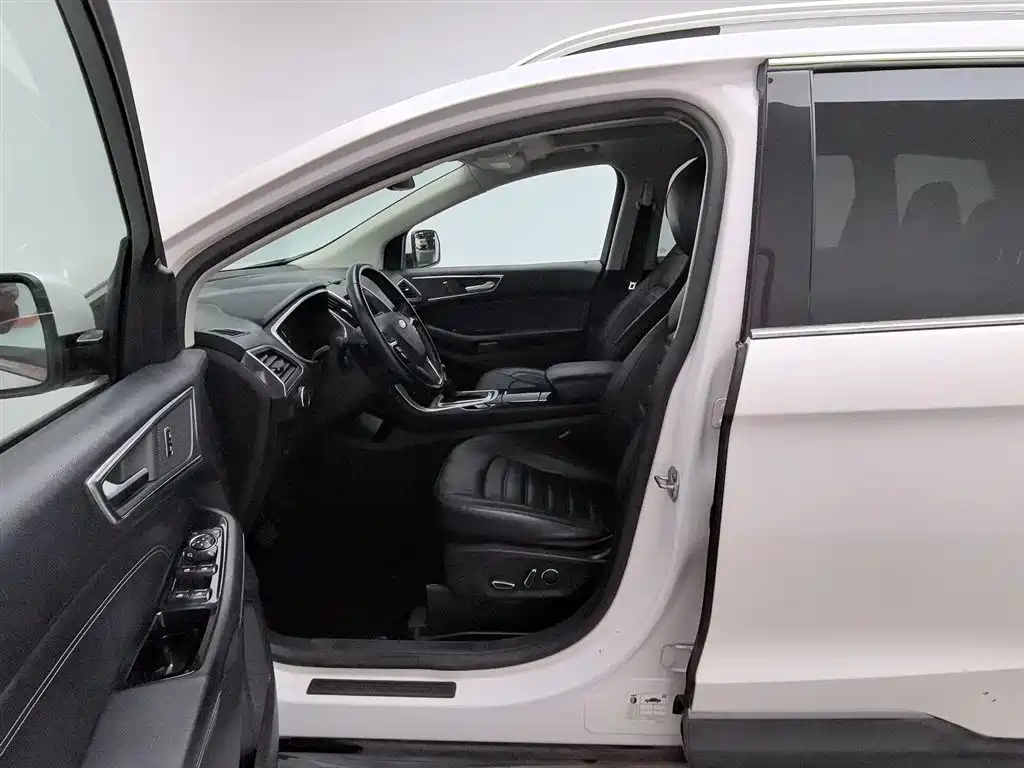 Ford Edge 2016 — фото 10