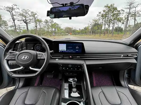 Hyundai Elantra 2021
