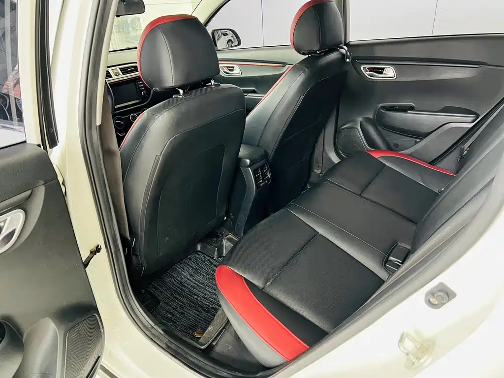 Kia KX Cross 2018 — фото 18