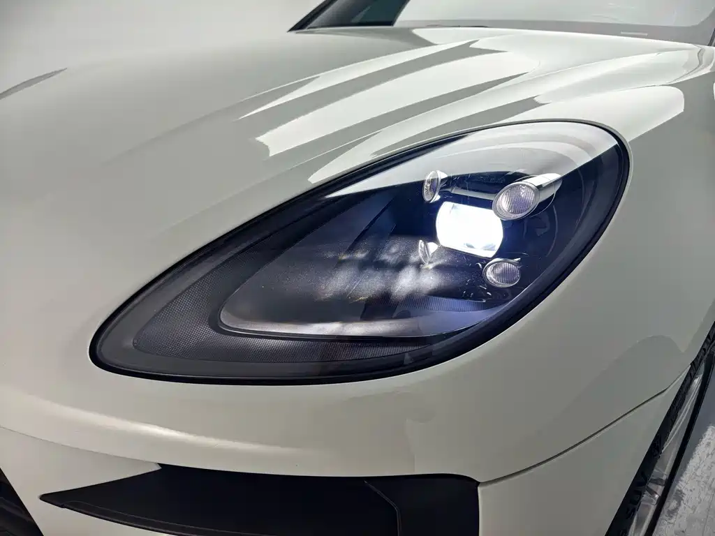 Porsche Macan 2022 — фото 10