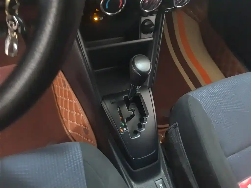 Toyota Yaris L 2019 — фото 14