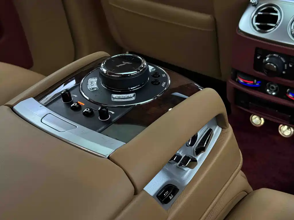 Rolls-Royce Ghost 2013 — фото 16