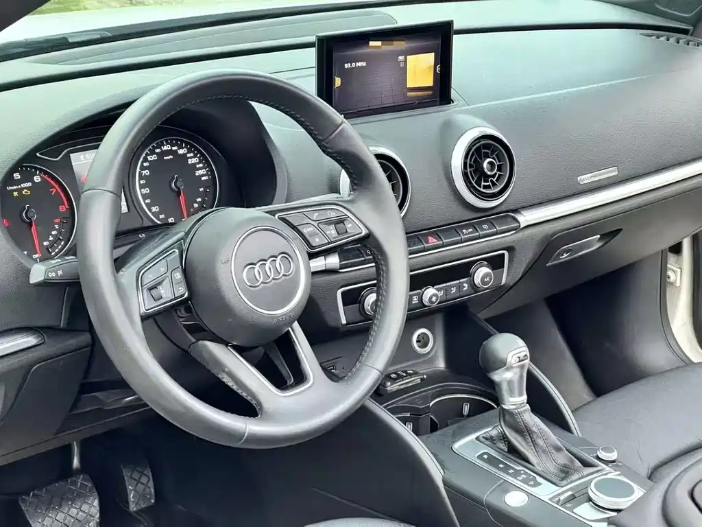 Audi A3 2018 — фото 7