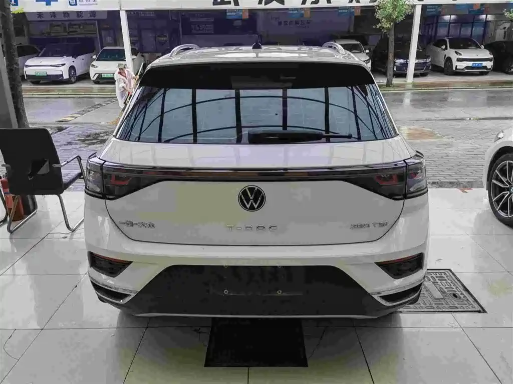 Volkswagen T-Roc 2023 — фото 8