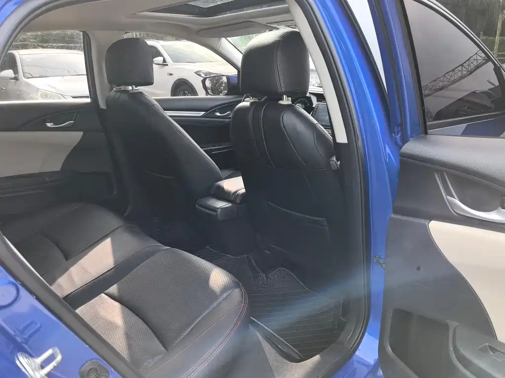 Honda Civic 2017 — фото 13