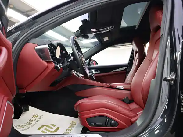 Porsche Panamera 2023