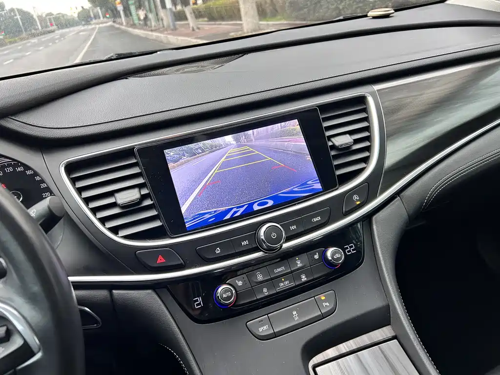 Buick LaCrosse 2022 — фото 10