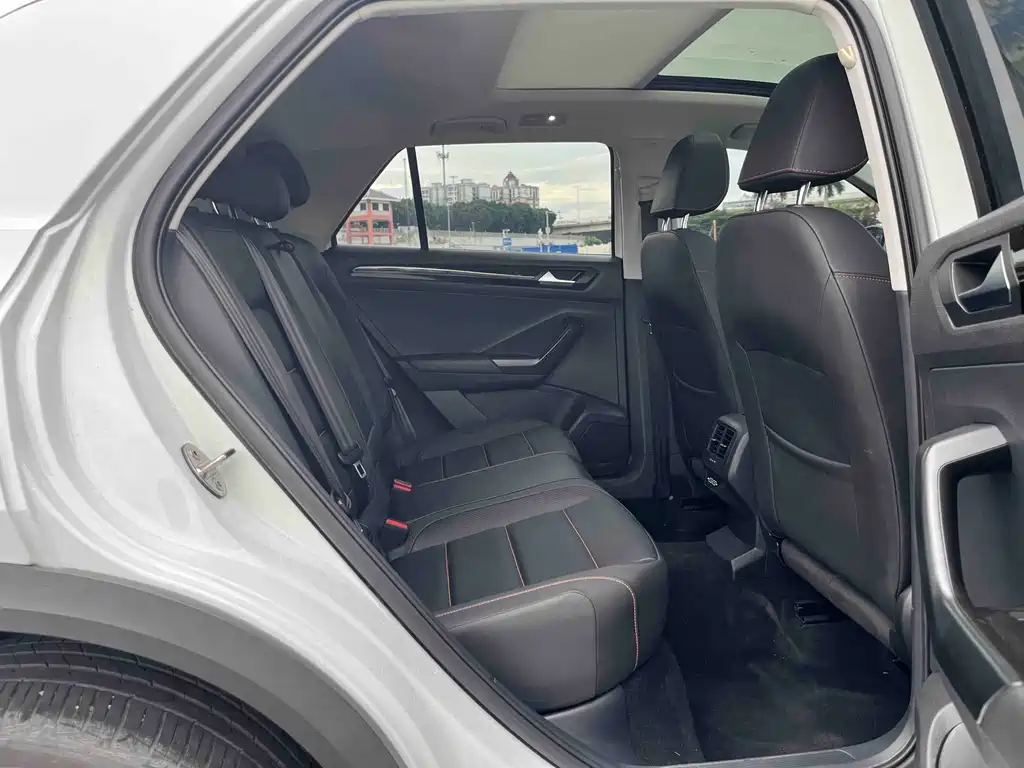 Volkswagen T-Roc 2022 — фото 13