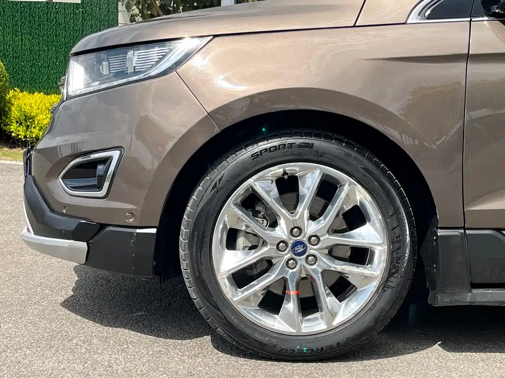 Ford Edge 2017 — фото 29