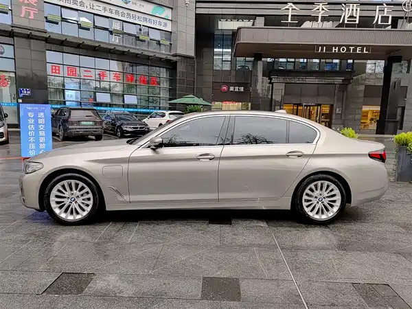 BMW 5 Series New Energy 2021