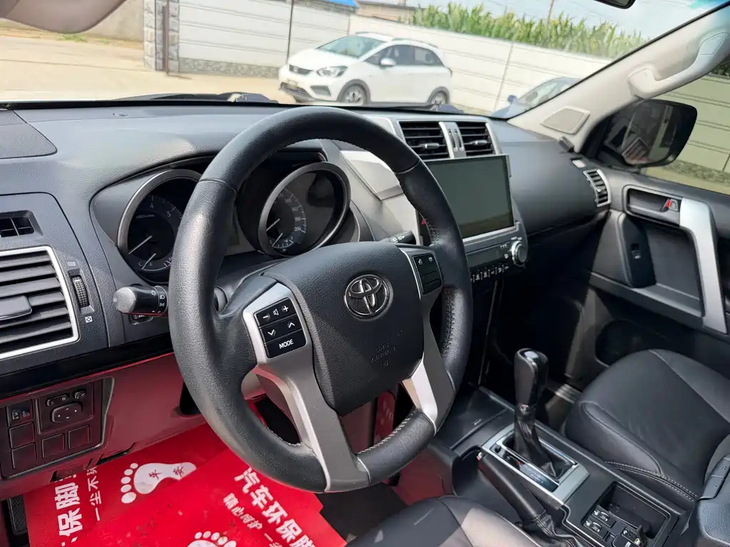Toyota Prado 2016 — фото 15