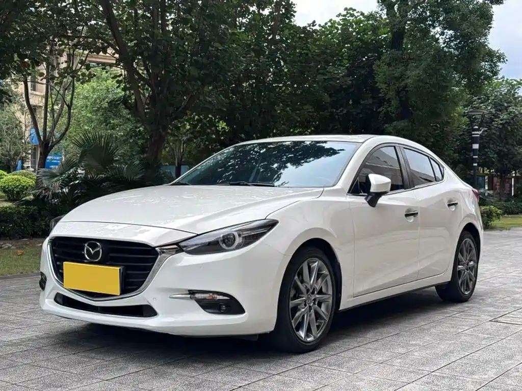 Mazda 3 Axela 2017 — фото 1