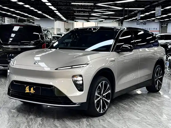 NIO ES8 2023