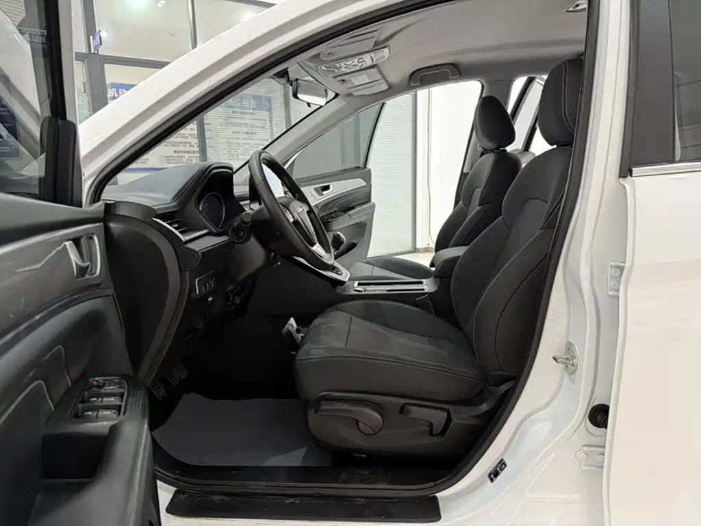 Haval M6 2023 — фото 23