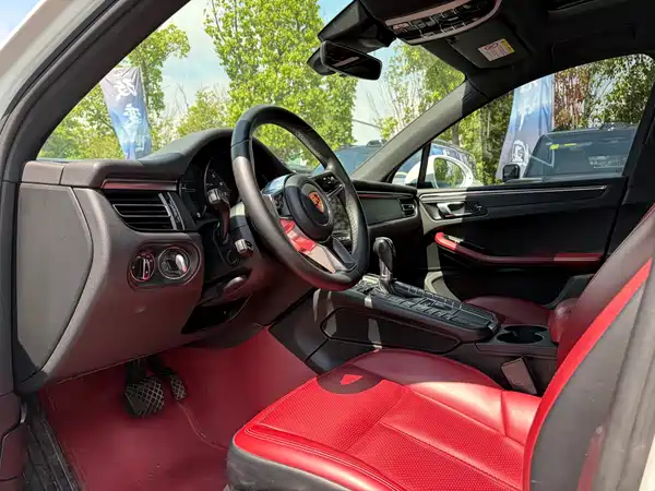 Porsche Macan 2020