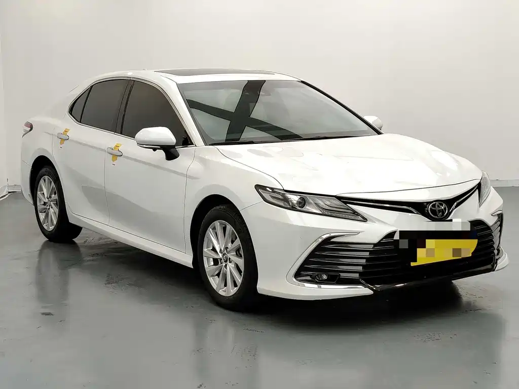 Toyota Camry 2022 — фото 3