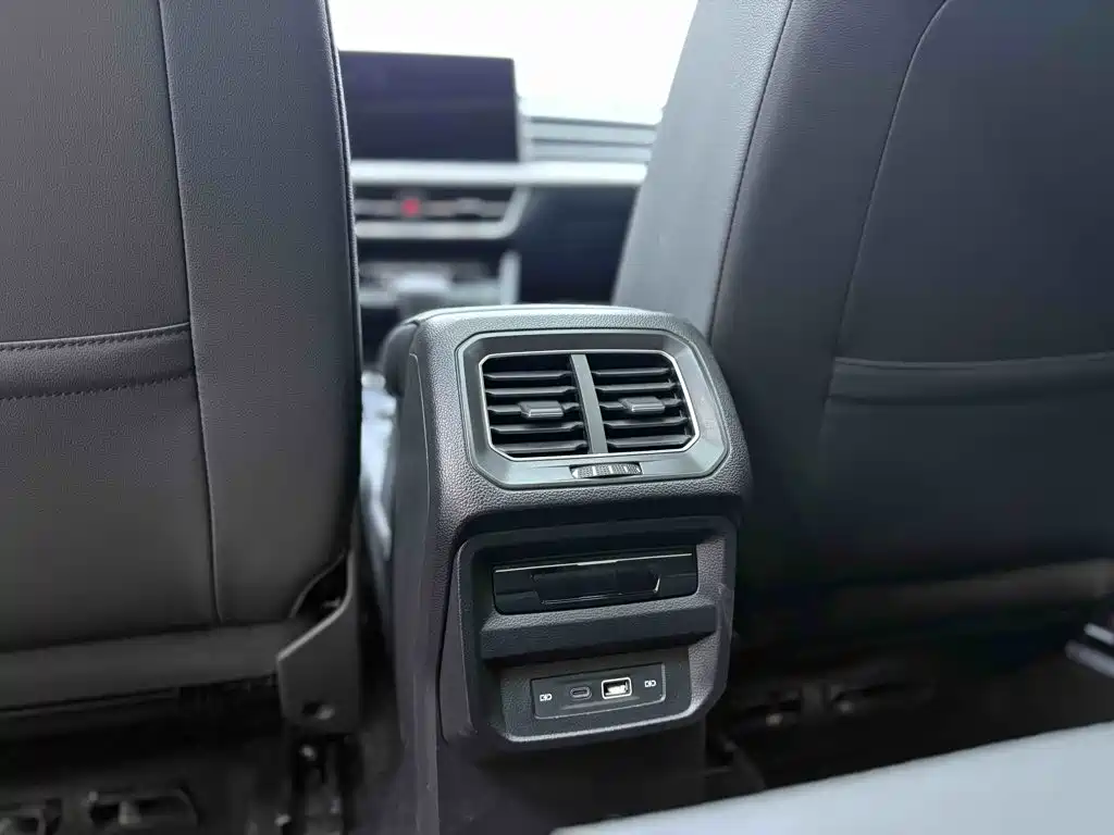 Volkswagen Tiguan L 2022 — фото 24