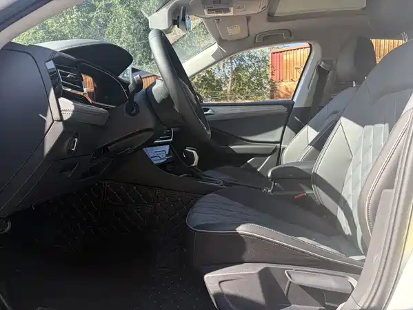 Volkswagen Sagitar 2022