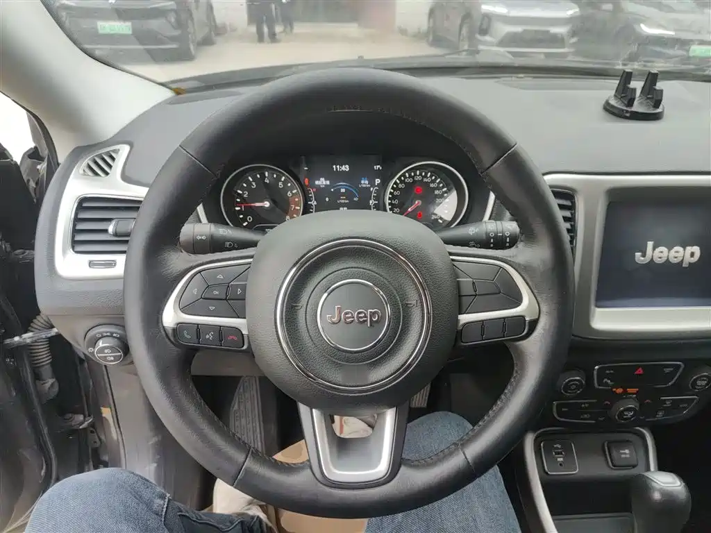 Jeep Compass 2019 — фото 11