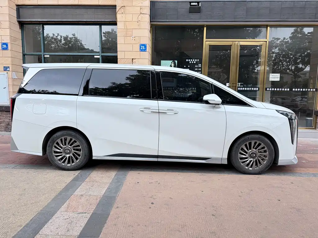 GAC Motor Trumpchi M8 2023 — фото 2