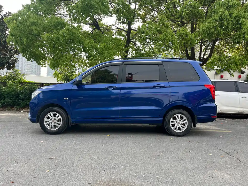 Wuling Hongguang 2018 — фото 5