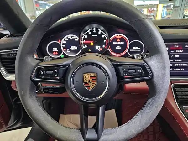 Porsche Panamera 2021