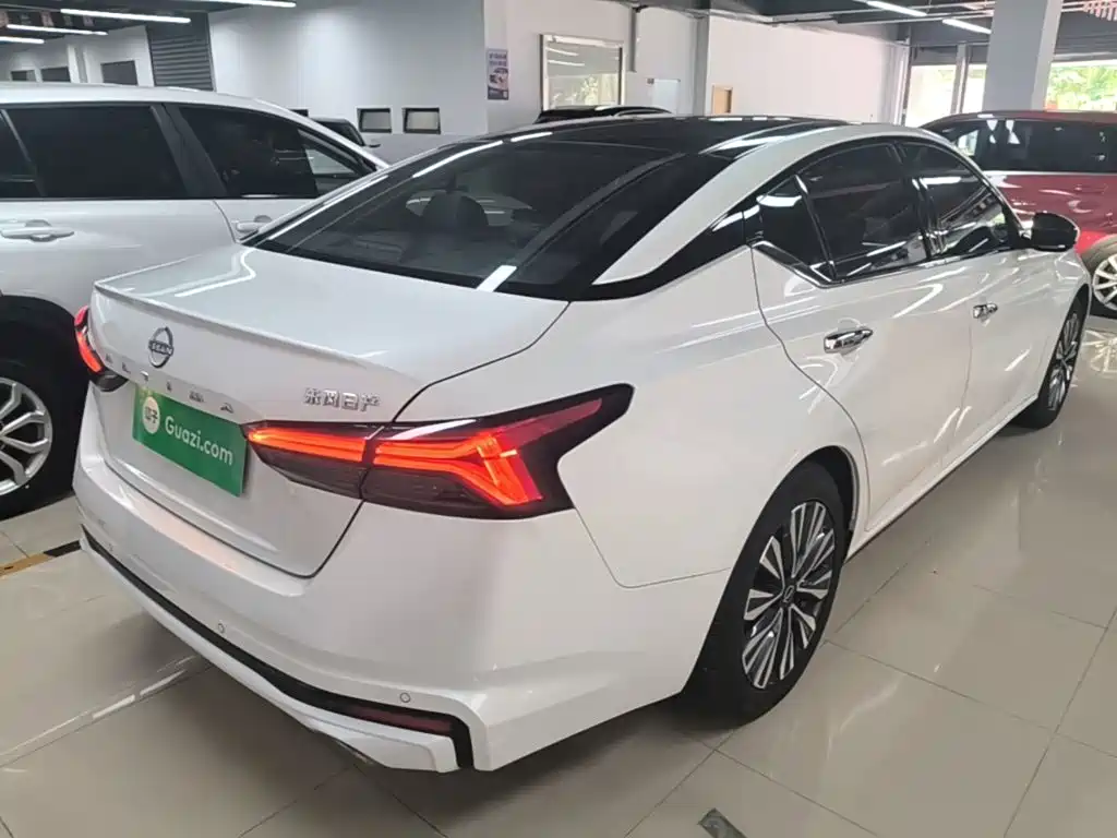 Nissan Teana 2023