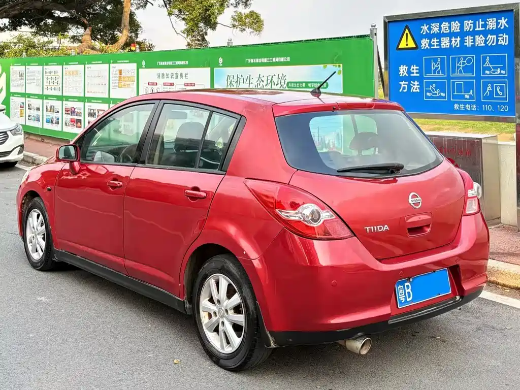 Nissan Tiida 2009 — фото 6