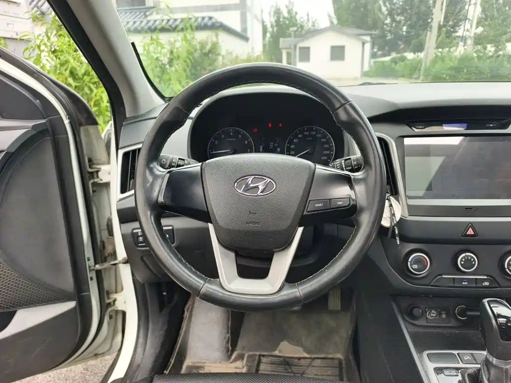 Hyundai ix25 2016 — фото 11