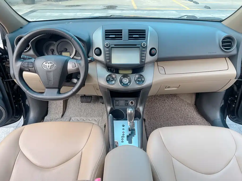 Toyota RAV4 2013 — фото 12
