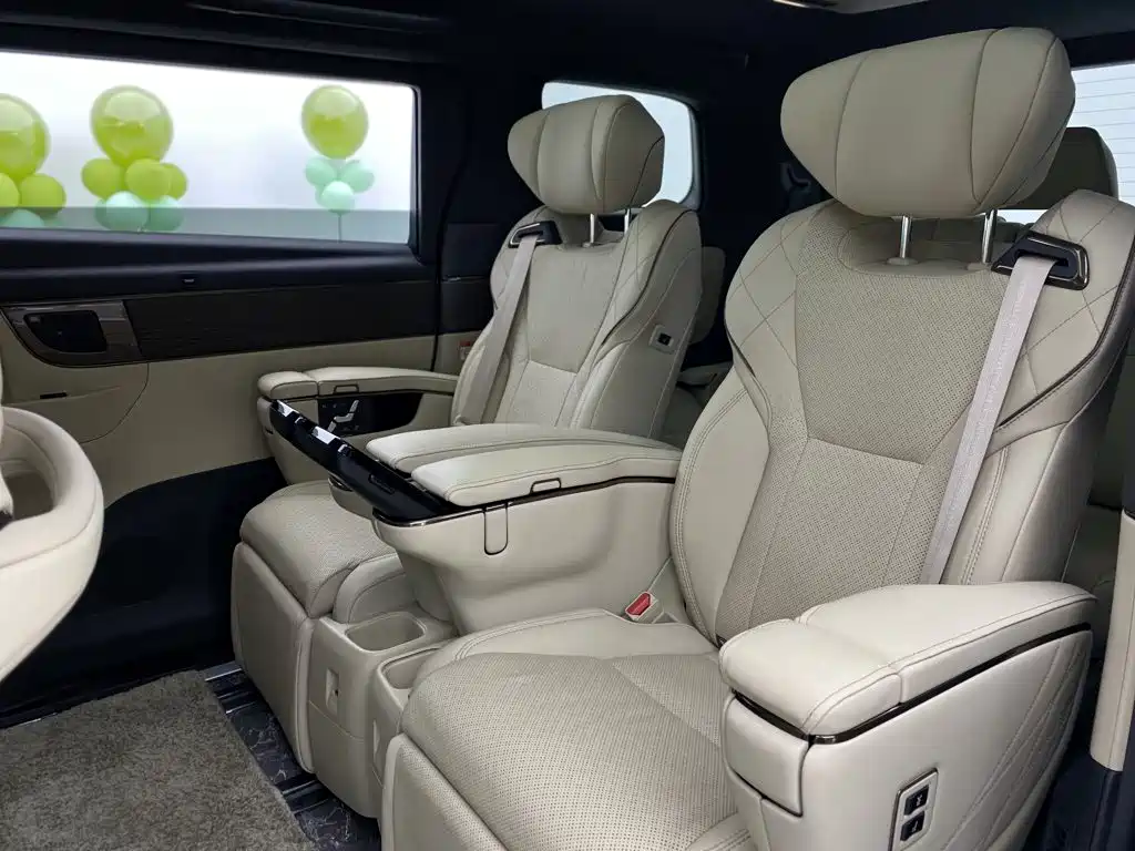 Toyota Alphard 2024 — фото 7
