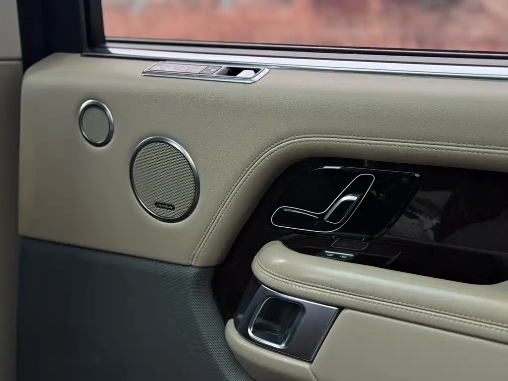 Land Rover Range Rover 2021 — фото 14