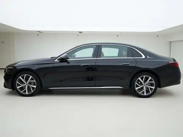 Mercedes-Benz E-Class 2024