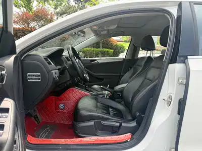 Volkswagen Sagitar 2015