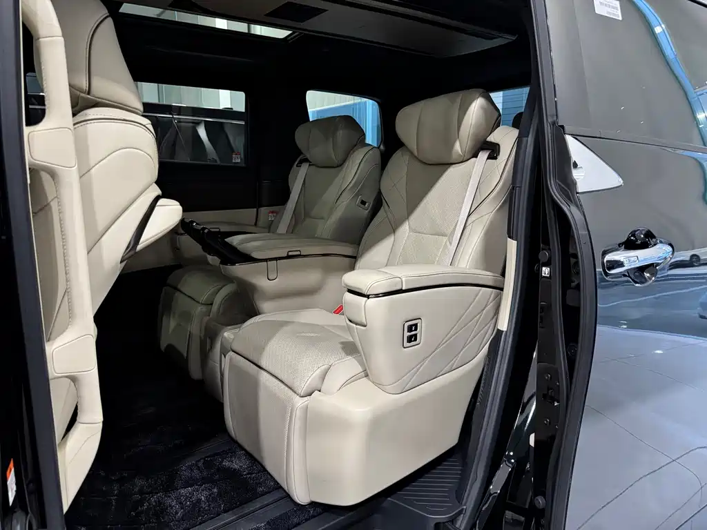 Toyota Vellfire 2024 — фото 4
