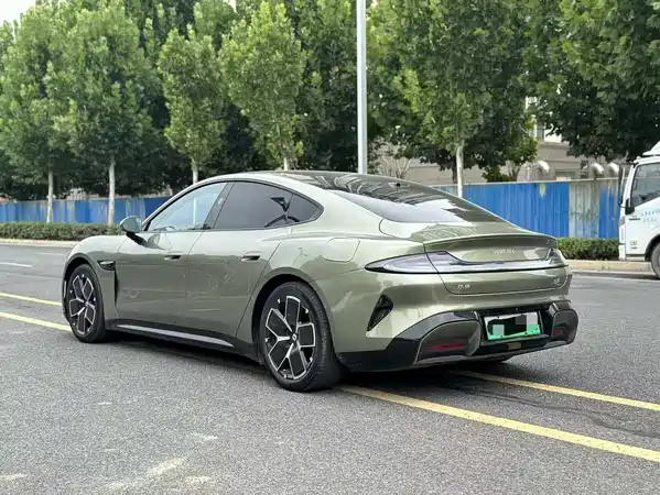 Xiaomi SU7 2025
