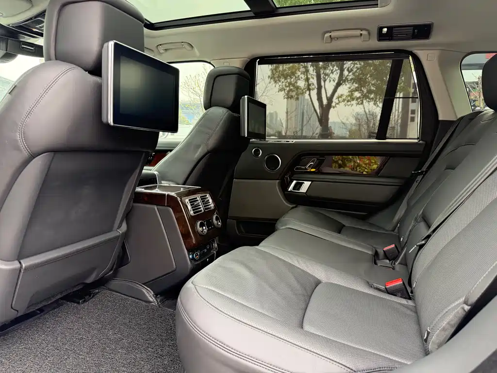 Land Rover Range Rover 2021 — фото 9